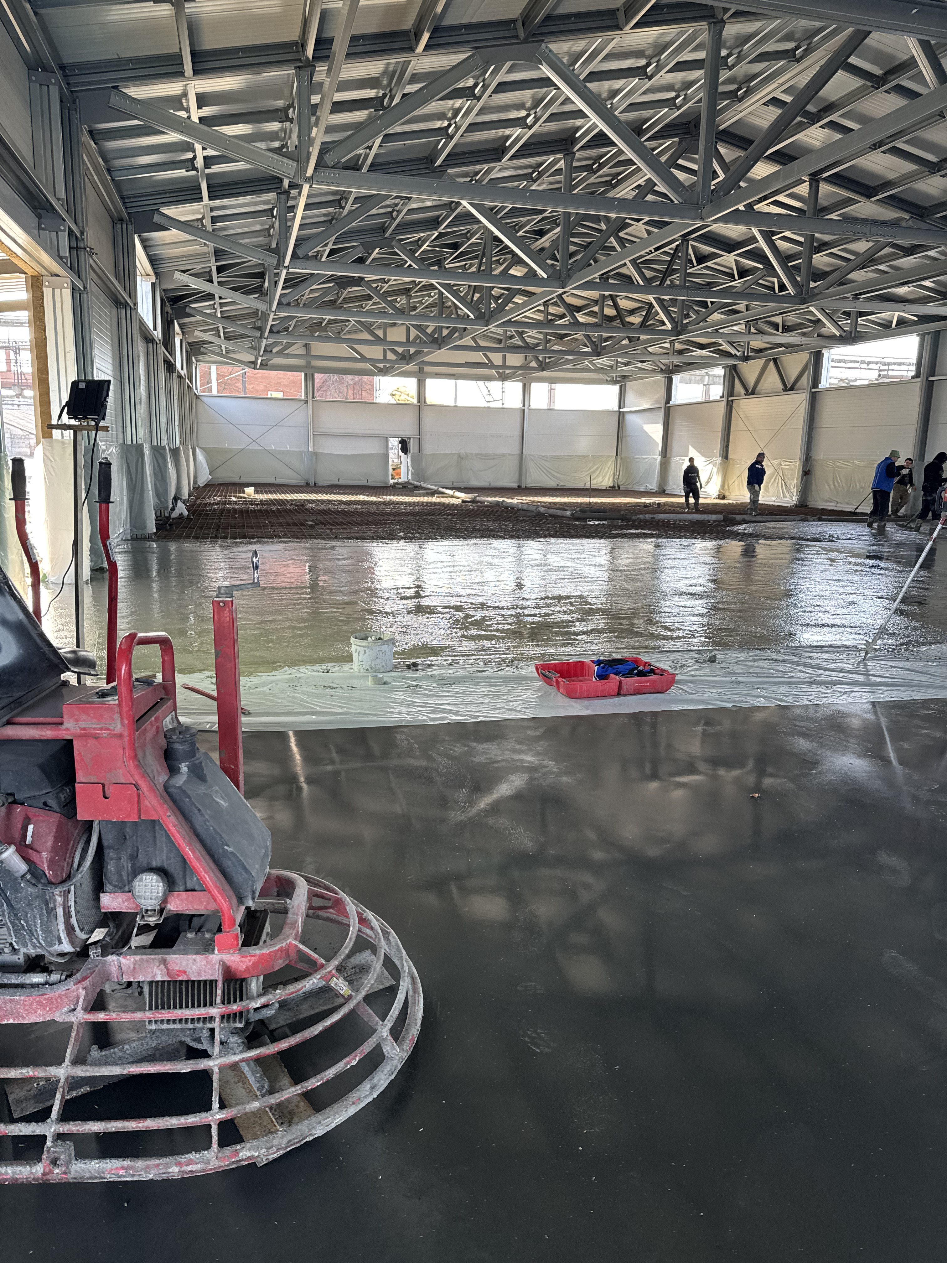 Промышленные бетонные,топпинговые и полимерные полы в Ростове