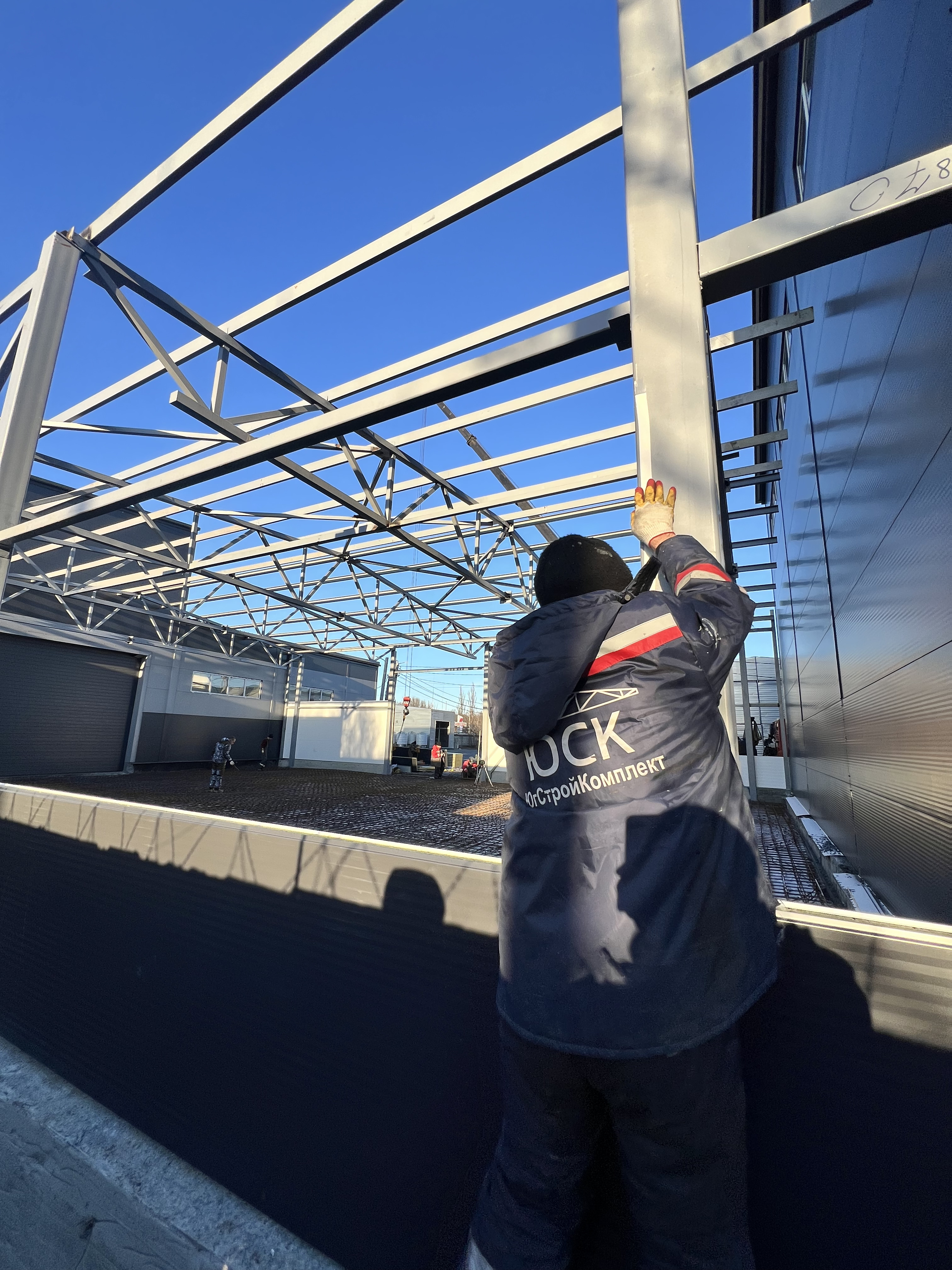 Теплые склады и торговые комплексы из сэндвич-панелей в Ростове